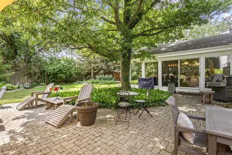 Exterior - 4049 Michelline Ln, Northbrook, IL 60062 photo 3 of 4