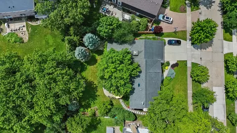 View/Area - 4049 Michelline Ln, Northbrook, IL 60062 photo 2 of 3