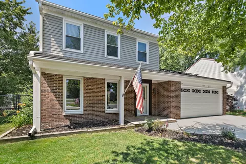 1479 Exeter Ct, Hoffman Estates, IL 60010