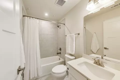 Bath - 205 Dawson Dr, Mount Prospect, IL 60056 photo 4 of 4