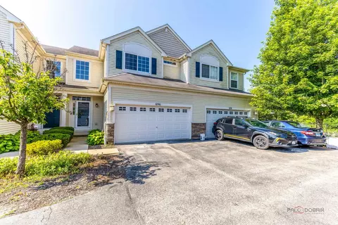 696 S Jade Ln, Round Lake, IL 60073