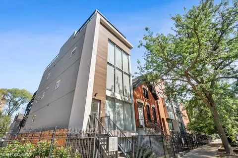 1547 N Wood St #2, Chicago, IL 60622