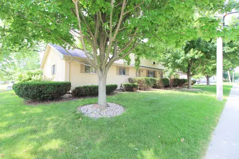 420 W North St, Bradley, IL 60915