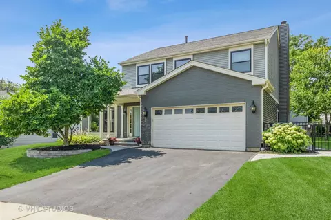 1050 Pembridge Rd, Lake Zurich, IL 60047