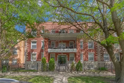 4137 S Prairie Ave #3, Chicago, IL 60653