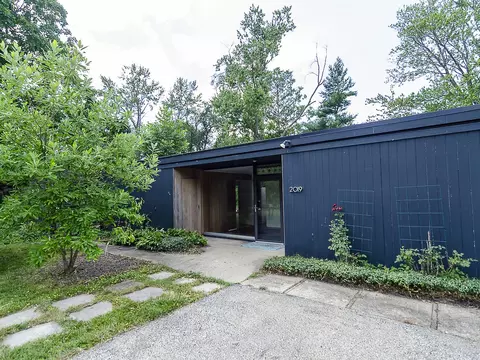 2019 Burlison Dr, Urbana, IL 61801