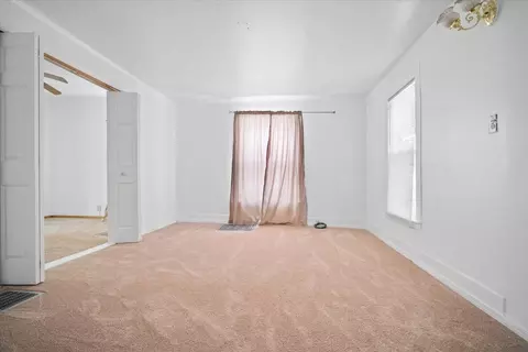 Living - 1102 N Lee St, Bloomington, IL 61701 photo 2 of 11