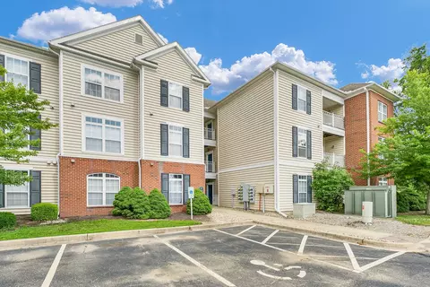 1901 N Lincoln Ave #201, Urbana, IL 61801