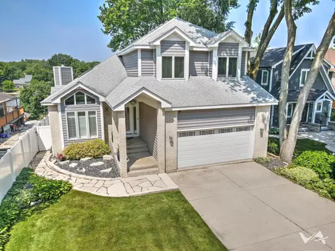 6 N142 Riverside Dr, Saint Charles, IL 60175