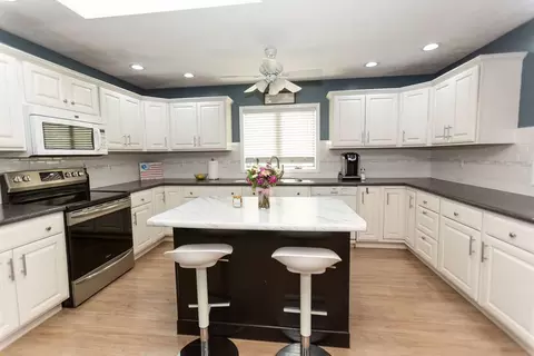 Kitchen - 802 N Main St, Eureka, IL 61530 photo 5 of 7