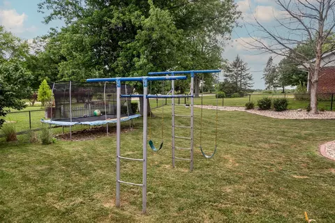 Exterior - 802 N Main St, Eureka, IL 61530 photo 11 of 16