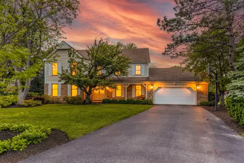 105 Surrey Ln, Lake Forest, IL 60045