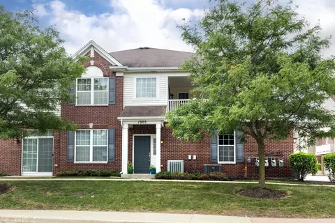 1905 Oxley Cir, Naperville, IL 60563