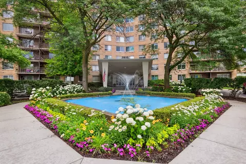 7033 N Kedzie Ave #911, Chicago, IL 60645