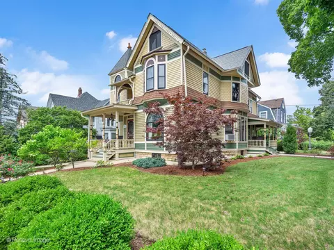 Exterior - 442 Du Page St, Elgin, IL 60120 photo 3 of 10