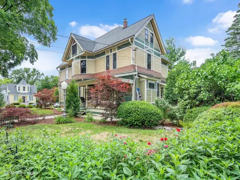 Exterior - 442 Du Page St, Elgin, IL 60120 photo 5 of 10