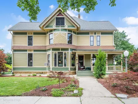 Exterior - 442 Du Page St, Elgin, IL 60120 photo 4 of 10