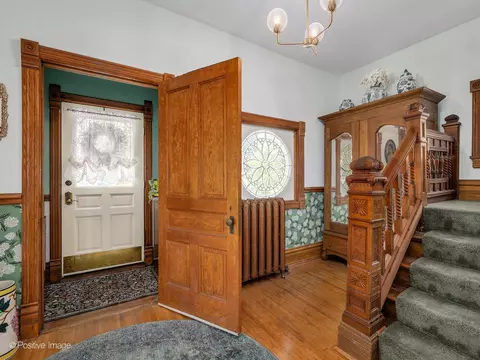Entry Way - 442 Du Page St, Elgin, IL 60120 photo 1 of 2