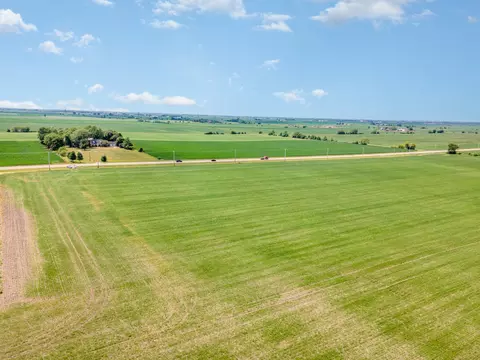 5 Acres Grove Rd, Minooka, IL 60447