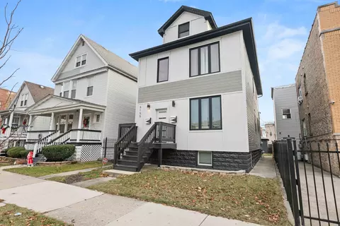 5155 W Roscoe St, Chicago, IL 60641