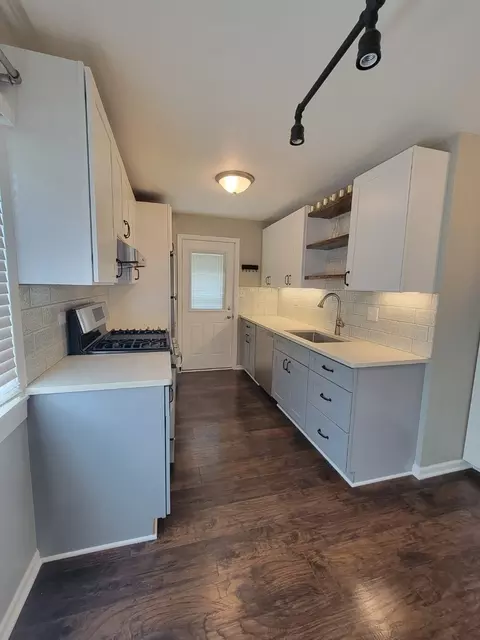 Kitchen - 841 Valley Stream Dr #A, Wheeling, IL 60090 photo 1 of 3