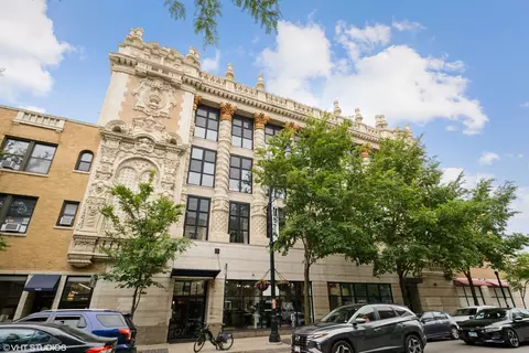 1635 W Belmont Ave #422, Chicago, IL 60657