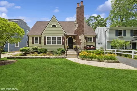 641 Highview Ter, Lake Forest, IL 60045