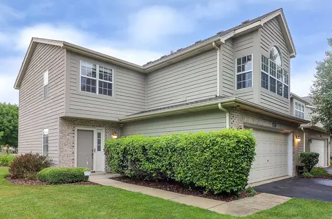 1716 Tamahawk Ln, Naperville, IL 60564