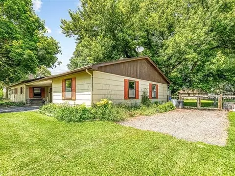 308 E Washington St, Durand, IL 61024 photo 21