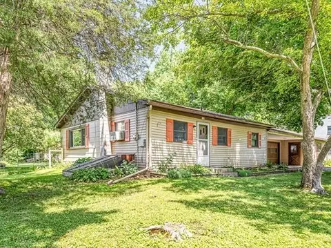 308 E Washington St, Durand, IL 61024 photo 3