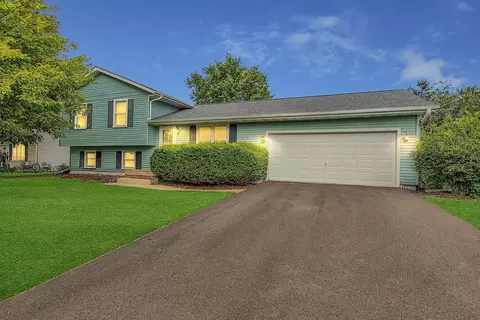 198 N Dogwood St, Cortland, IL 60112