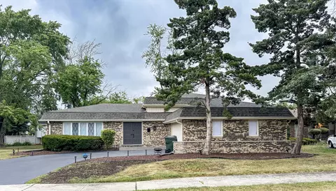 626 E 194th St, Glenwood, IL 60425