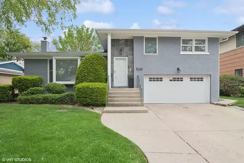 4253 Grove St, Skokie, IL 60076