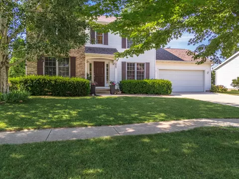2805 Polo Rd, Bloomington, IL 61704