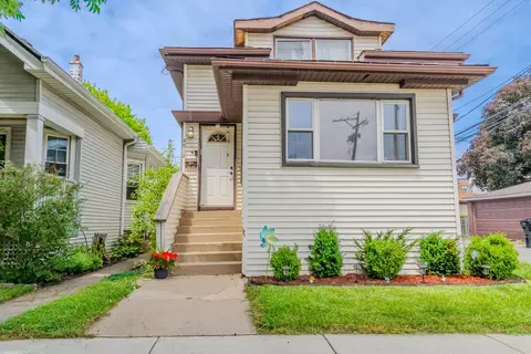 4012 W Eddy St, Chicago, IL 60641