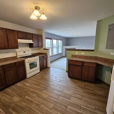 Kitchen - 1451 Pondview Dr, Belvidere, IL 61008 photo 2 of 2