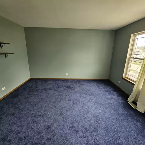 Living - 1451 Pondview Dr, Belvidere, IL 61008 photo 6 of 7