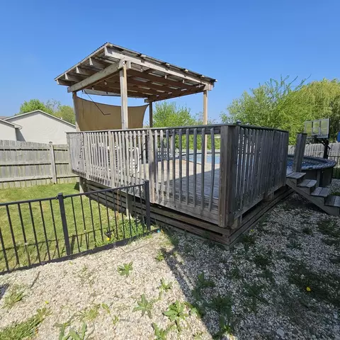 Exterior - 1451 Pondview Dr, Belvidere, IL 61008 photo 5 of 7