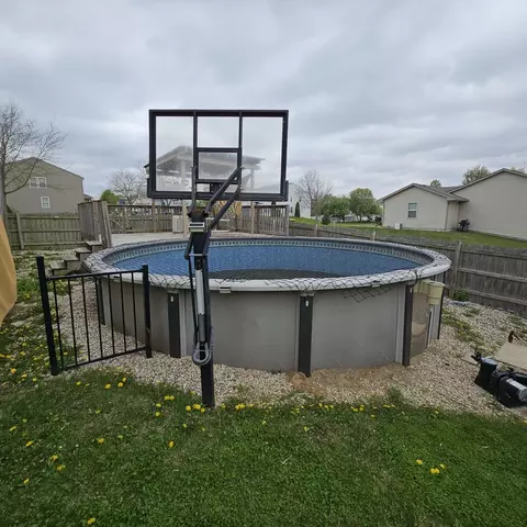 Exterior - 1451 Pondview Dr, Belvidere, IL 61008 photo 6 of 7