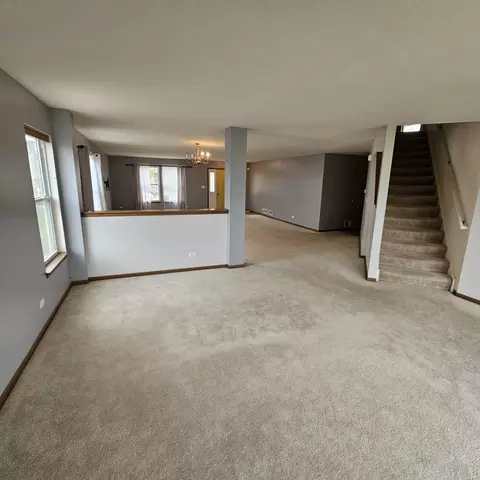 Living - 1451 Pondview Dr, Belvidere, IL 61008 photo 3 of 7