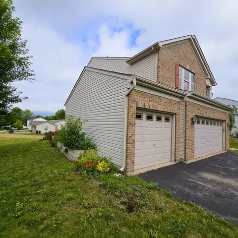 Exterior - 1451 Pondview Dr, Belvidere, IL 61008 photo 3 of 7
