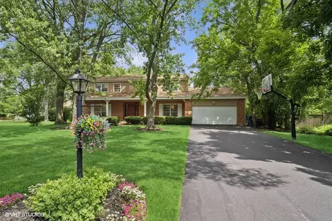 49 Red Oak Ln, Highland Park, IL 60035