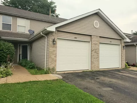 434 Amphitheater Dr, Rockford, IL 61107