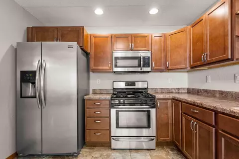 Kitchen - 1014 Francis Dr, Champaign, IL 61821 photo 3 of 5