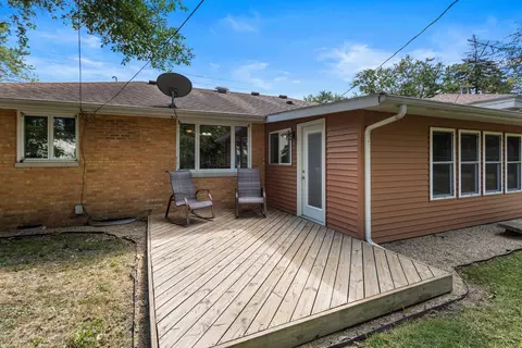 Exterior - 1014 Francis Dr, Champaign, IL 61821 photo 5 of 6