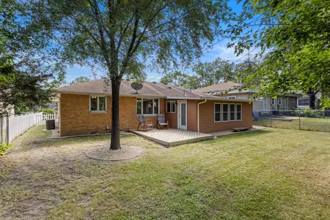 Exterior - 1014 Francis Dr, Champaign, IL 61821 photo 4 of 6