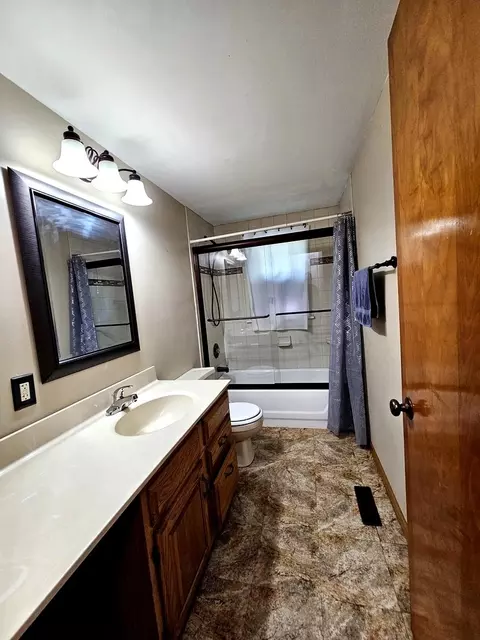 129 S Commonwealth Ave, Elgin, IL 60123 photo 14
