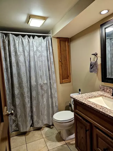 129 S Commonwealth Ave, Elgin, IL 60123 photo 17