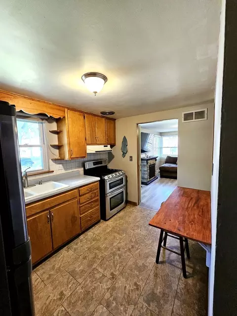 129 S Commonwealth Ave, Elgin, IL 60123 photo 7