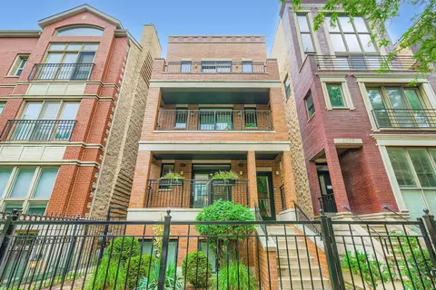 2941 N Damen Ave #3, Chicago, IL 60618